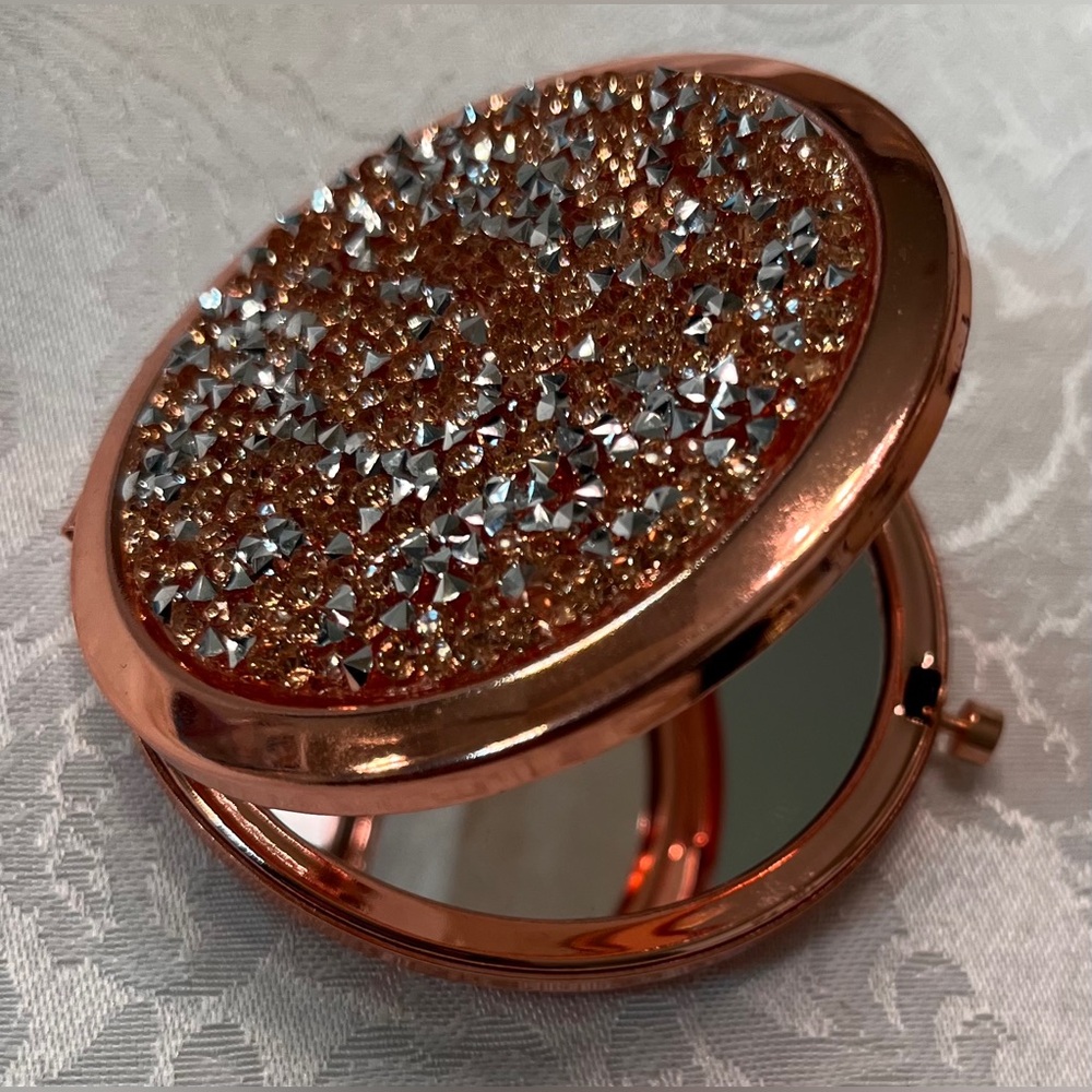 Glam Compact Mirror in Sparkling Rose Gold with velvet dust bag